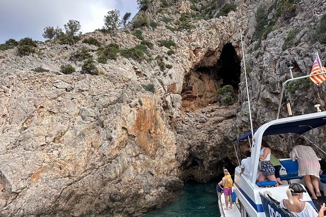 Mallorca Beach & Caves 4hr Boat Trip Drinks, Tapas, SUP & Snorkel - Water Fun and Water Safety