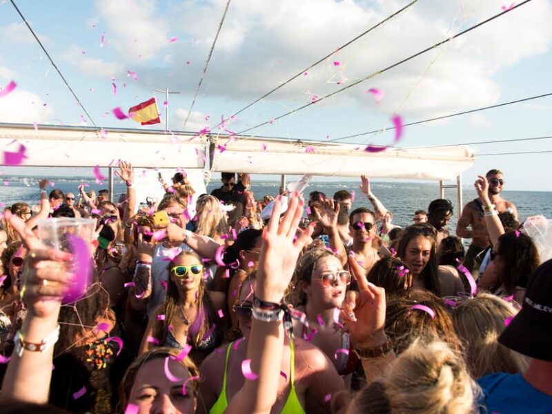 Mallorca: Boat Party with Live DJs, Lunch, & Nightclub Entry - Suitability and Recommendations