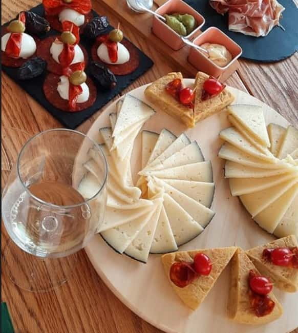 Mallorca: Bodega & Olives Minibustour with wine/oil tasting - Explore Mallorca’s Olive Oil and Wine Production on a Mini Bus Tour