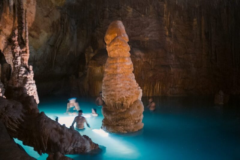 Mallorca: Cala Romántica Cliff Hike and Sea Cave Tour - Entering the Sea Cave: From the Beach to the Underground