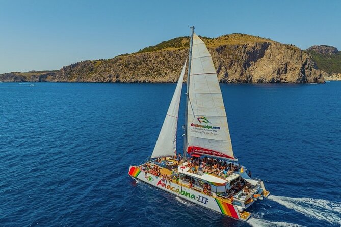 Mallorca Catamaran Cruise with Scenic Views and BBQ Lunch - The Pacing and Crowd Experience