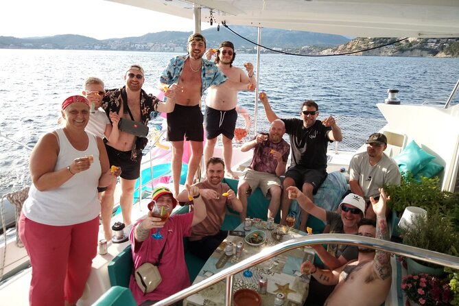 Mallorca Catamaran Small Group Cruise with Tapas 4-hours - Scenic Stops and Swimming Opportunities
