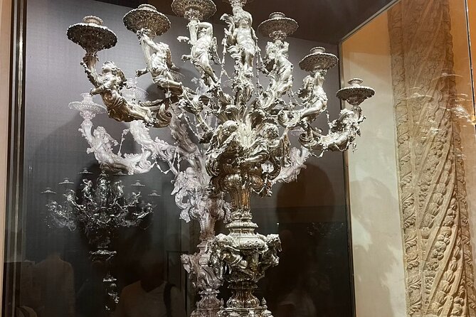 Mallorca Cathedral Skip The Line Tickets - Explore the Artistic Details Inside the Cathedral