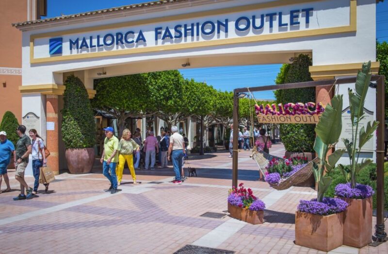 Mallorca: Fashion Outlet Shopping Excursion by Bus - What the 7-Hour Tour Looks Like
