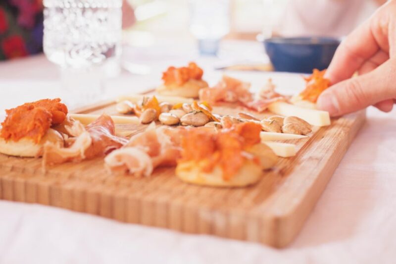 Mallorca: Gastronomic Wine Tasting & Local Delicacies - The Intimate Atmosphere of Small Groups