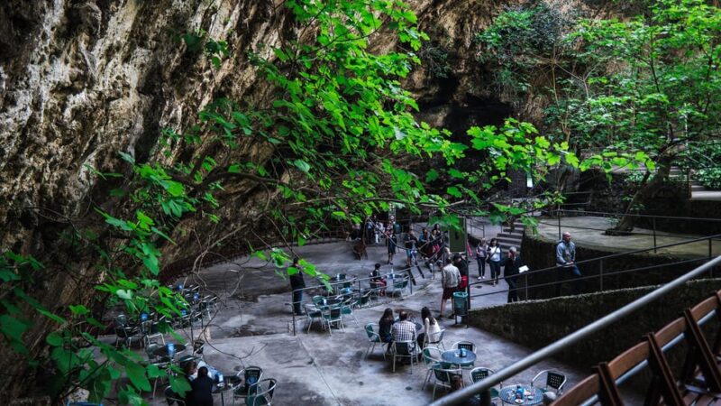 Mallorca: Half-Day Hams' Caves Tour with Pearl Shop Visit - Mallorca: A Compact but Fascinating Cave Experience