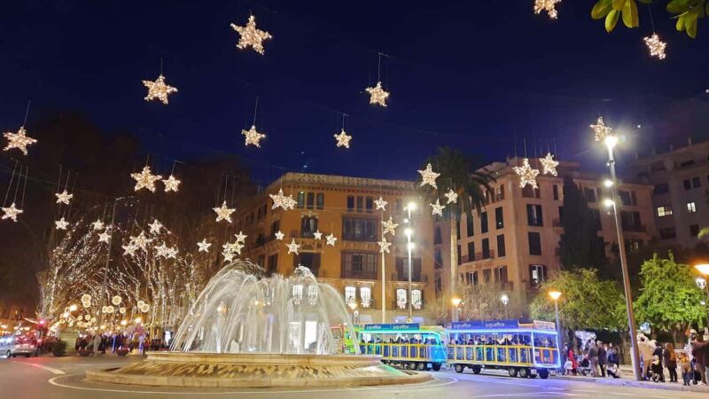 Mallorca: Palmas Winter Magic City Walk with Christmas Glow - Personal Time for Christmas Shopping and Leisure
