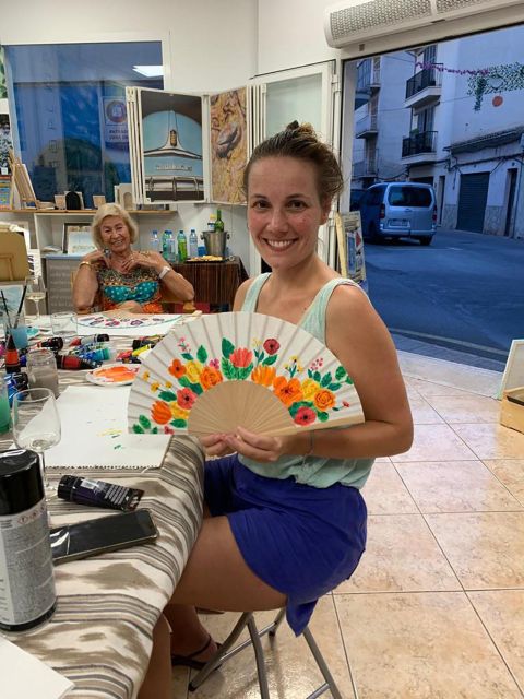 Mallorca/Porto Cristo: Design your own Spanish hand fan - Discover the Joy of Making Your Own Spanish Fan in Porto Cristo