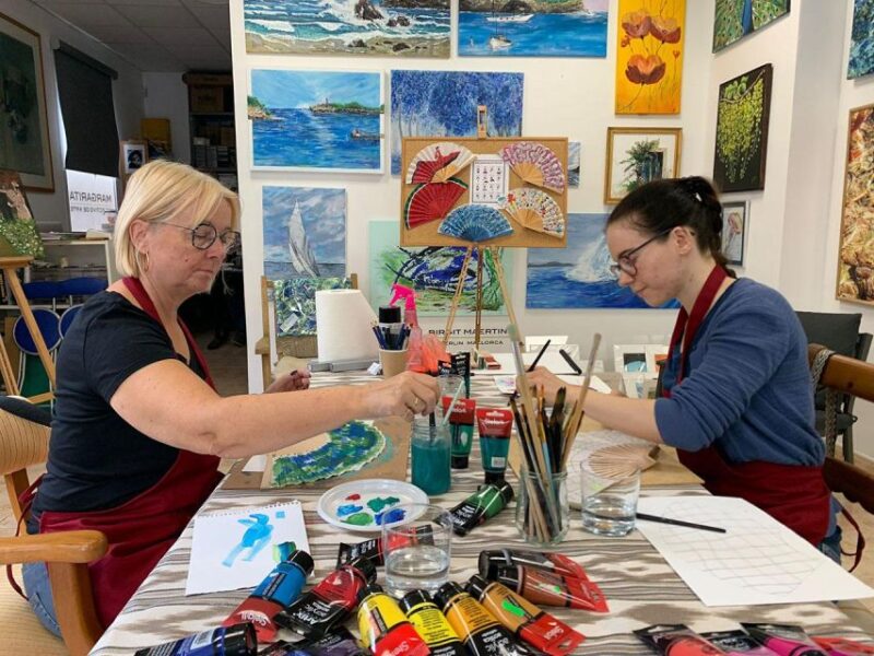 Mallorca/Porto Cristo: Design your own Spanish hand fan - What’s Included in the Workshop