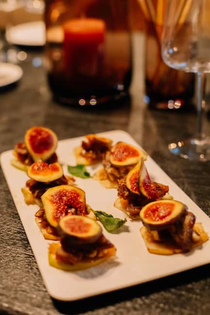 Mallorca Premium Wine Tasting in a Private Art Lounge - The Calm, Elegant Atmosphere