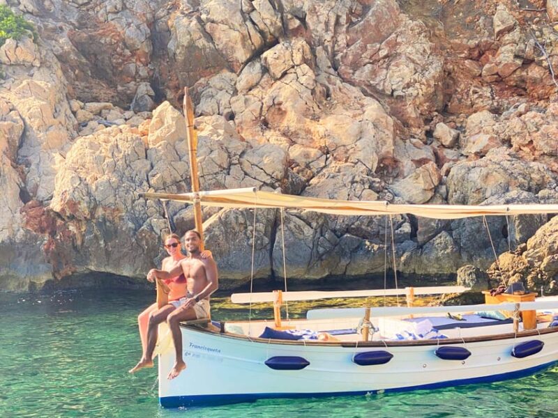 Mallorca: Private Boat Trip to Alcudia, Pollensa & Formentor - Onboard Amenities and What’s Included