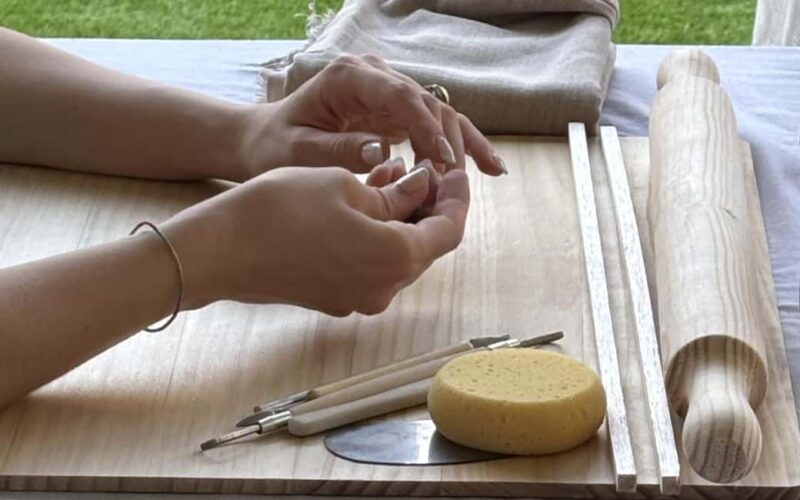 Mallorca: Private Wine and Ceramics Workshop with Artist - Key Points