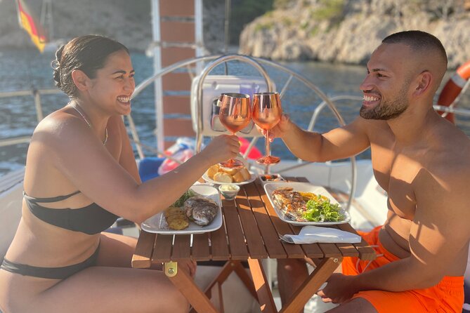 Mallorca sailing tour with tapas and wine - Food and Beverage Offerings on the Yacht