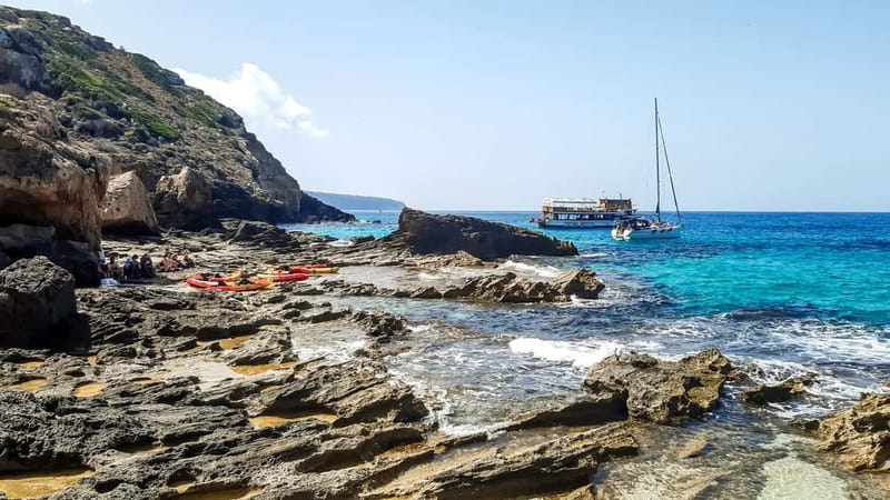 Mallorca: Sea Caves Kayaking Tour, Snorkeling & Snack - Logistics and Group Size