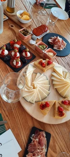 Mallorca: Sunset Wine Tasting Minibus Bodega Tour - Discover Mallorca’s Sunset Wine Tasting Tour with VINOSENZ