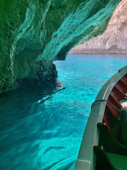 Malta: 5 hr Vintage Bus Tour - Mdina & Blue Grotto inc. food - Scenic Views and Historic Streets in Mdina