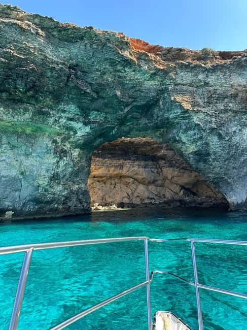 Malta: Comino, Blue & Crystal Lagoon, Gozo & Seacaves - The Return to Cirkewwa with a Final Cruise Segment