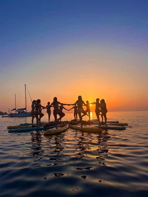 Malta: Gnejna Bay Sunset Paddleboarding and SUP Yoga - Malta: Gnejna Bay Sunset Paddleboarding and SUP Yoga