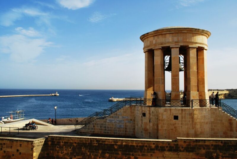 Malta: Hop-On Hop-Off Bus Tours - Highlights and Challenges Noted in Reviews