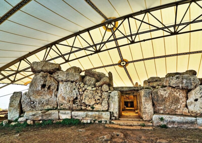 Malta: Prehistoric Temples, Limestone Heritage & Blue Grotto - Guide Expertise and Tour Atmosphere