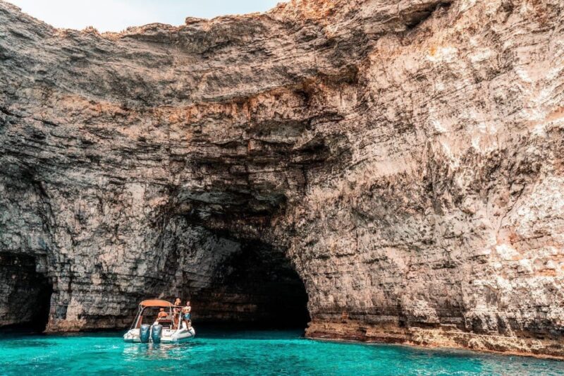 Malta Private Boat: Blue Lagoon, Comino and Sea Caves - Comfort and convenience on board