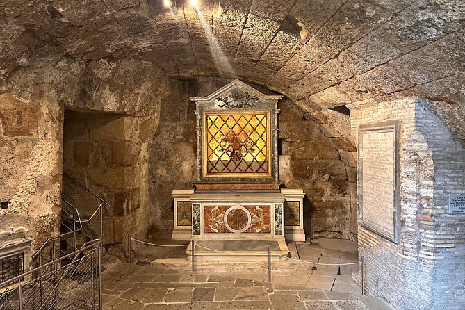 Mamertine Prison and Catacombs small group tour with driver - Key Points