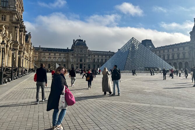 Mamma Mia! Paris Louvre Museum Guided Tour Kid-Friendly Activity - Engaging activities and games for kids