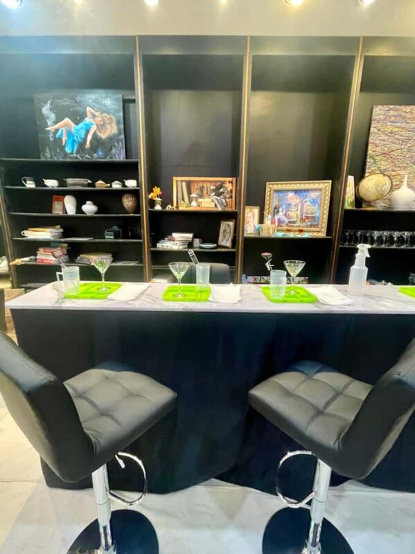 Manassas:Candle-Pouring Experience at Mockingbird Candle Bar - Experience a Personal Candle-Making Session at Mockingbird Candle Bar in Manassas