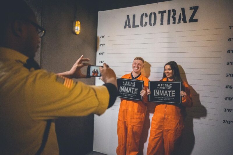 Manchester: Alcotraz Immersive Cocktail Experience Ticket - Actors and the Role-Playing Atmosphere