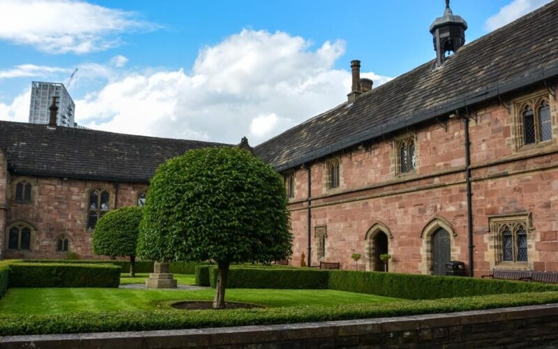 Manchester: City Walking Tour & Exploration Game - Accessibility and Booking Flexibility