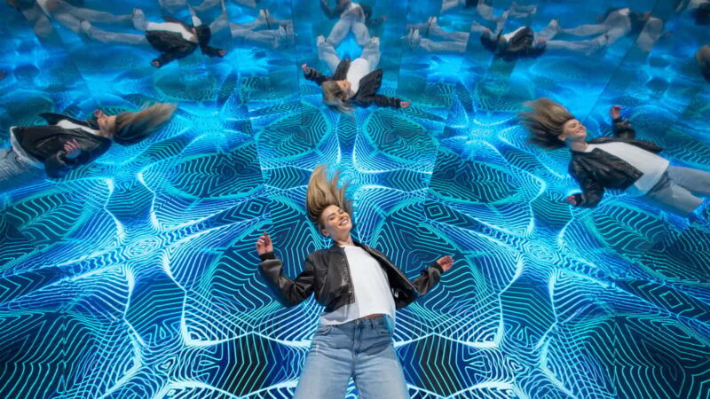 Manchester: Museum of Illusions Early Bird Entry - Friendly Staff and Photo Opportunities