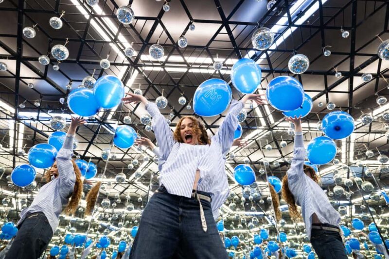 Manchester: Museum of Illusions Entry Ticket - Iconic Manchester-Themed Illusions and Photo Opportunities