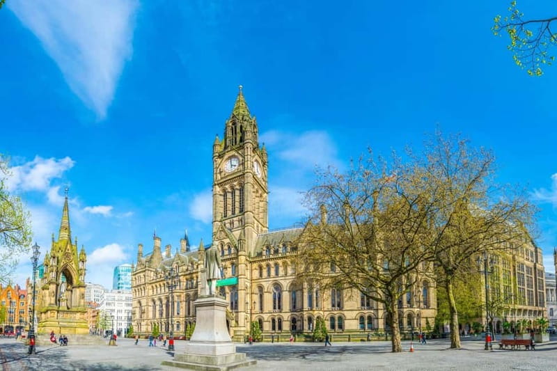Manchester Old Town Highlights Private Guided Walking Tour - Discovering Manchester’s Architectural Landmarks: Albert Square and Manchester Cathedral