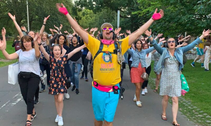 Manchester: Silent Disco Adventure Tour - The Lively Streets of Manchester as a Dance Floor