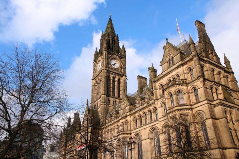 Manchester: Visit Manchester Pass with Entry Tickets & Tours - City Sights and Local Scenery with the Hop-on Hop-off Bus Tour