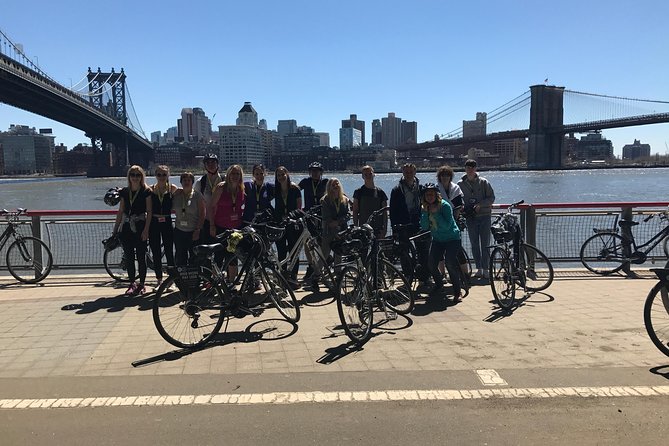 Manhattan and Brooklyn Bridge Bicycle Tour - All-Inclusive Gear and Expert Guides Enhance the Experience