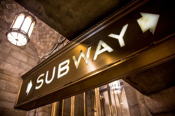 Manhattan Architecture Photography Tour - Finding the Right Angles at the Chrysler Building