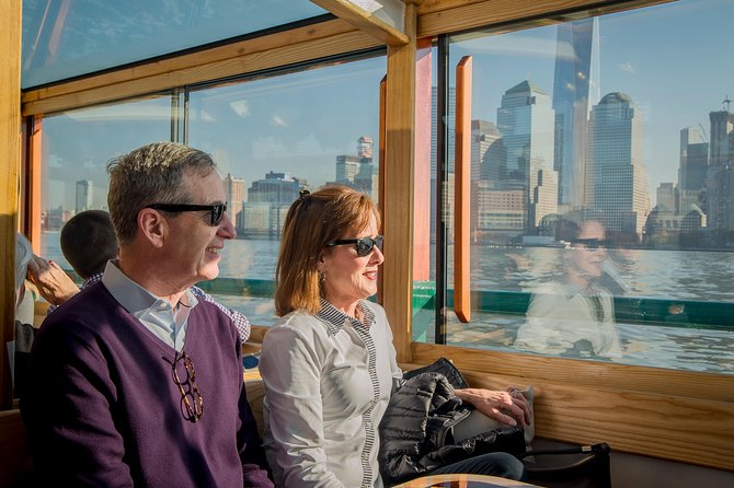 Manhattan Architecture Yacht Cruise - The Guide: Knowledgeable and Engaging