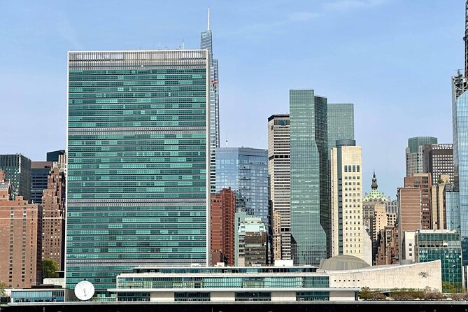 Manhattan Architecture Yacht Cruise - Beverages and Onboard Amenities