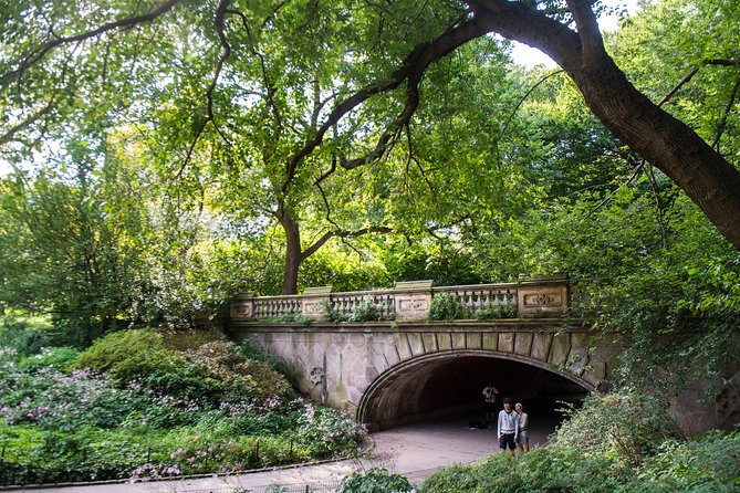 Manhattan Neighborhood Private Customized Walking Tour - What Sets the Manhattan Neighborhood Tour Apart
