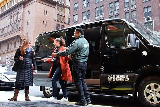 Manhattan to LGA: One Way Shared Departure Transfer - Convenient Door-to-Door Service from Manhattan Hotels