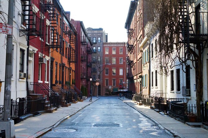 Manhattans Famous Artists: Self-Guided Puzzle Walk - Exploring the Homes of Music Legends