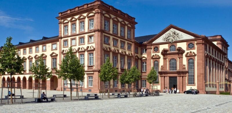 Mannheim: Express Walk with a Local in 60 minutes - How the Tour Balances Sightseeing and Local Flavor