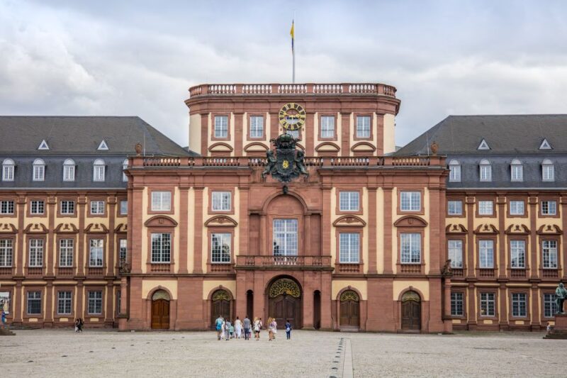 Mannheim, guided costume tour: Tour with Night Watchman - Discover Mannheim’s Nighttime Charm with a Guided Costume Tour