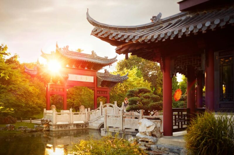 Mannheim, guided park tour: Luisenpark - Animal Enclosures and Park Attractions