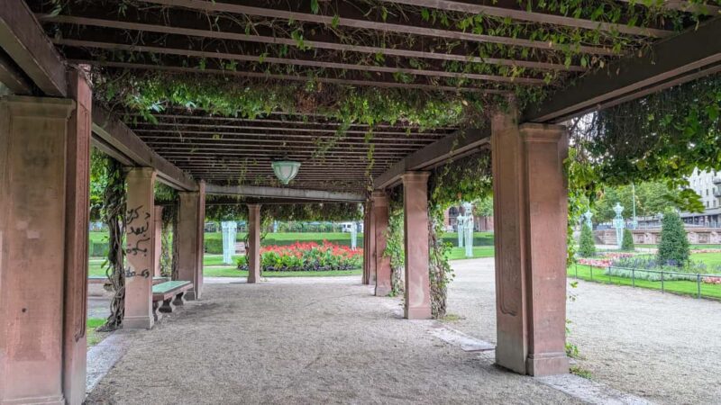 Mannheim, guided tour: love stories from Mannheim - From the Elector’s Court to Bertha Benz’s Love for Her Husband