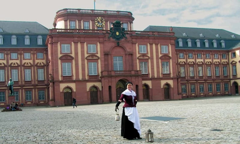 Mannheim: Private Tour - Night Watchman Tour with Marie - Key Points