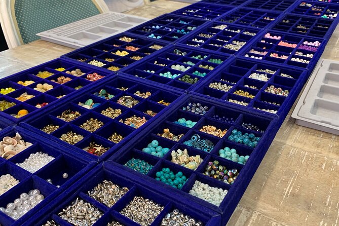 Manufacturing of Customizable Bracelets in Paris - Cancellation and Planning Flexibility