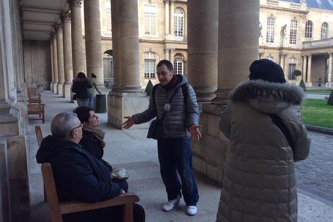 Marais District 2-Hour Private Walking Tour in Paris - Crossing the Anne Frank Garden