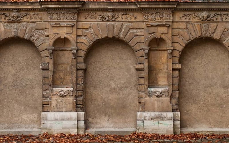 Marais Semi Private Walking Tour - Key Points